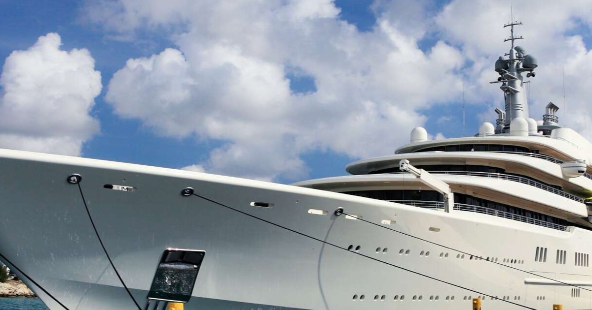 UIY Sponsors the Best Superyacht Crew Award at the ACREW Crew Awards 2026